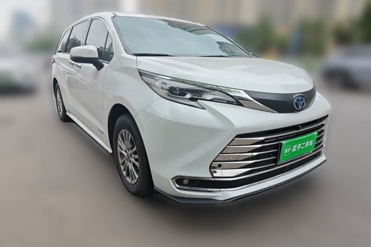 Used Toyota SIENNA 2021 2.5L Hybrid Comfort Edition Front Right 45 Deg