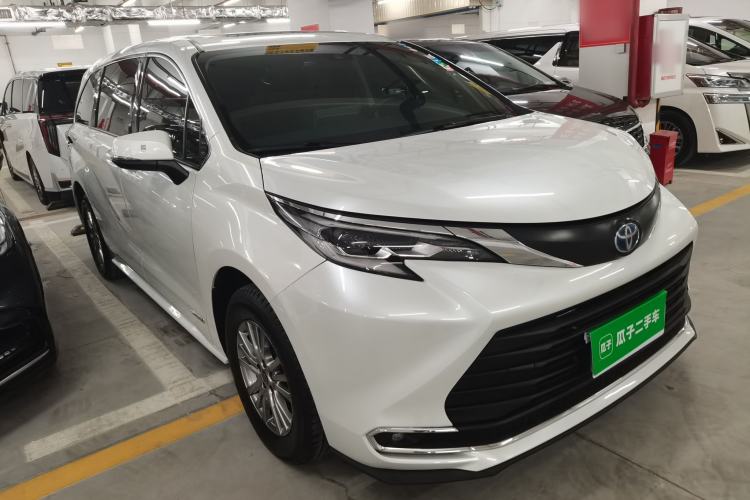 Used Toyota SIENNA 2021 2.5L Hybrid Comfort Edition Front Right 45 Deg