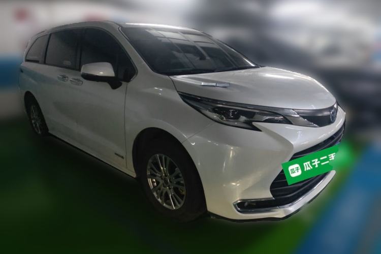 Used Toyota SIENNA 2021 2.5L Hybrid Comfort Edition Front Right 45 Deg