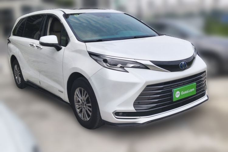 Used Toyota SIENNA 2021 2.5L Hybrid Luxury Edition Front Right 45 Deg
