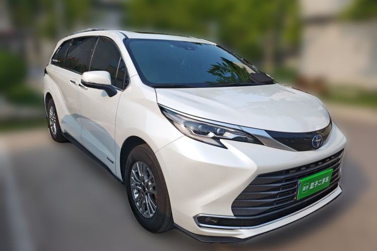 Used Toyota SIENNA 2021 2.5L Hybrid Premium Edition Front Right 45 Deg