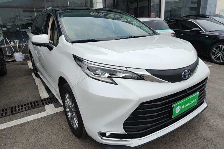 Used Toyota SIENNA 2021 2.5L Hybrid Comfort Edition Front Right 45 Deg