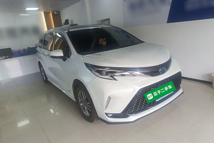 Used Toyota SIENNA 2021 2.5L Hybrid Comfort Edition Front Right 45 Deg