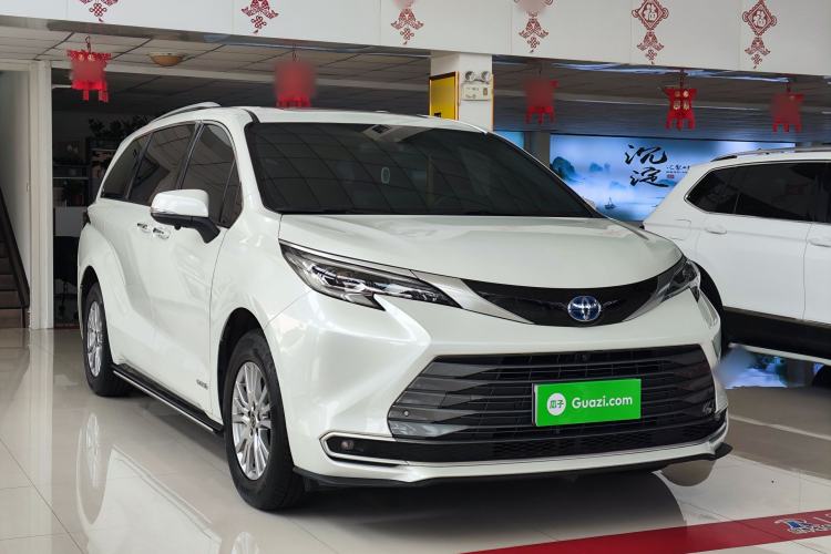 Used Toyota SIENNA 2021 2.5L Hybrid Premium Edition Front Right 45 Deg
