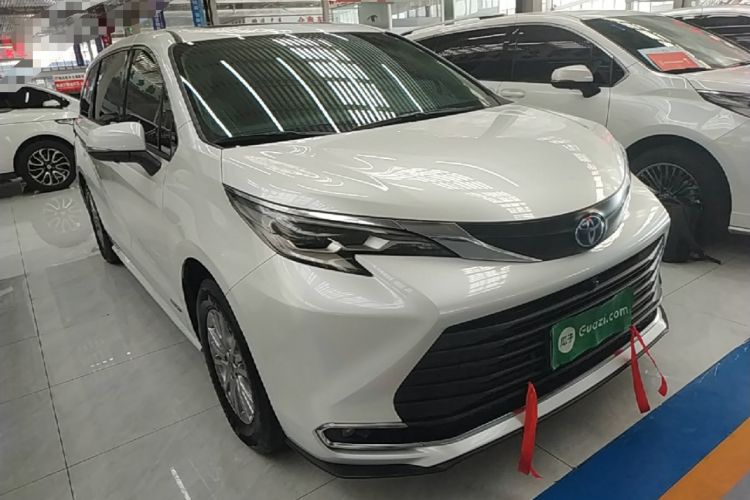 Used Toyota SIENNA 2021 2.5L Hybrid Comfort Edition Front Right 45 Deg