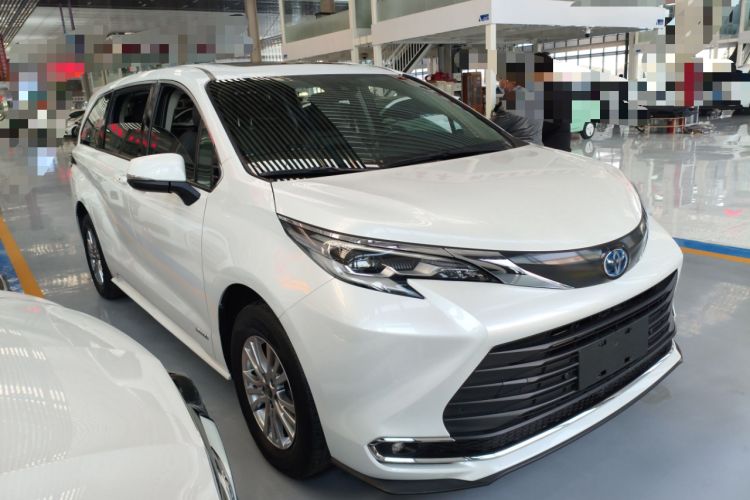 Used Toyota SIENNA 2021 2.5L Hybrid Comfort Edition Front Right 45 Deg