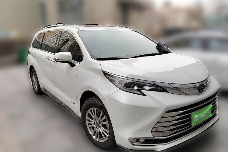 Used Toyota SIENNA 2021 2.5L Hybrid Premium Edition Front Right 45 Deg