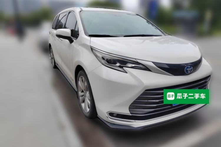 Used Toyota SIENNA 2021 2.5L Hybrid Luxury Edition Front Right 45 Deg