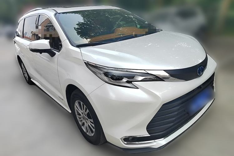 Used Toyota SIENNA 2021 2.5L Hybrid Comfort Edition Front Right 45 Deg
