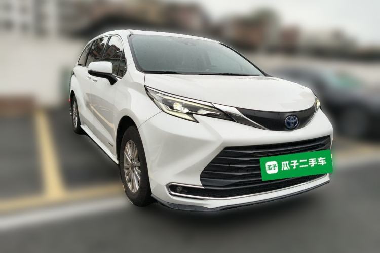 Used Toyota SIENNA 2021 2.5L Hybrid Comfort Edition Front Right 45 Deg