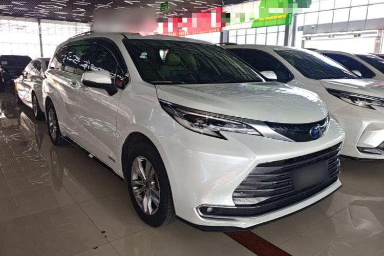 Used Toyota SIENNA 2021 2.5L Hybrid Ultimate Edition Front Right 45 Deg