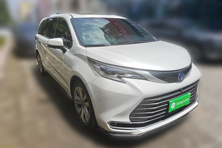 Used Toyota SIENNA 2021 2.5L Hybrid Premium Edition Front Right 45 Deg