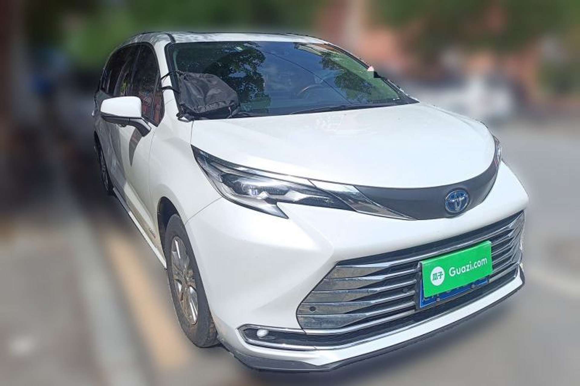 Used Toyota SIENNA 2021 2.5L Hybrid Comfort Edition Front Right 45 Deg