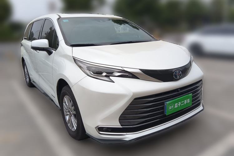 Used Toyota SIENNA 2021 2.5L Hybrid Premium Edition Front Right 45 Deg