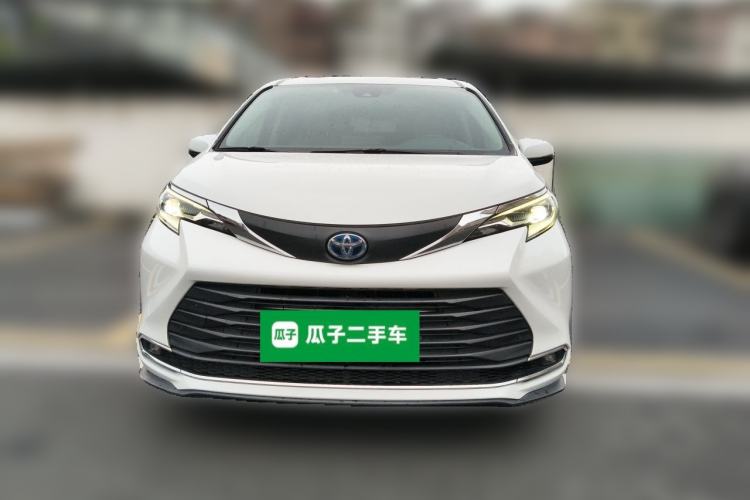 Used Toyota SIENNA 2021 2.5L Hybrid Comfort Edition Front