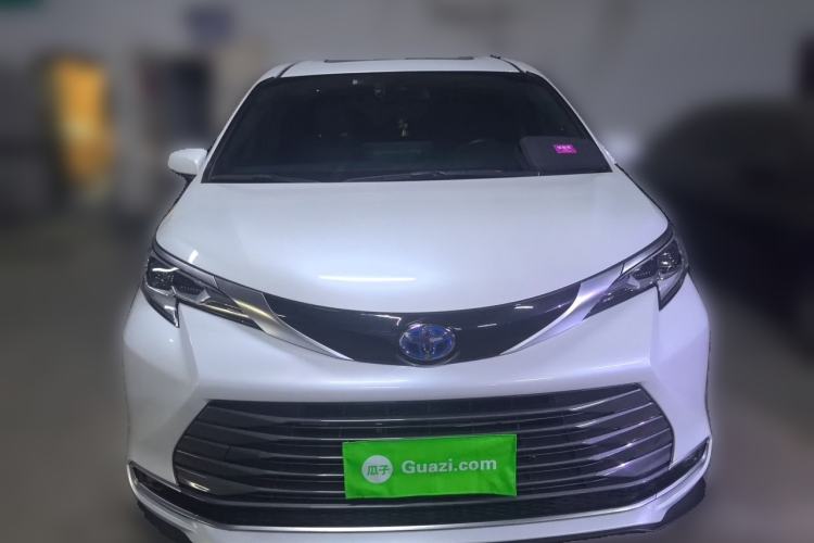 Used Toyota SIENNA 2021 2.5L Hybrid Premium Edition Front
