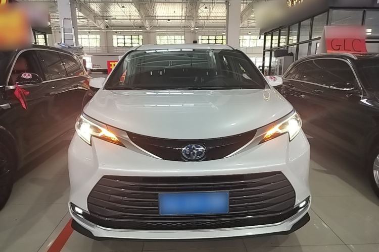 Used Toyota SIENNA 2021 2.5L Hybrid Ultimate Edition Front