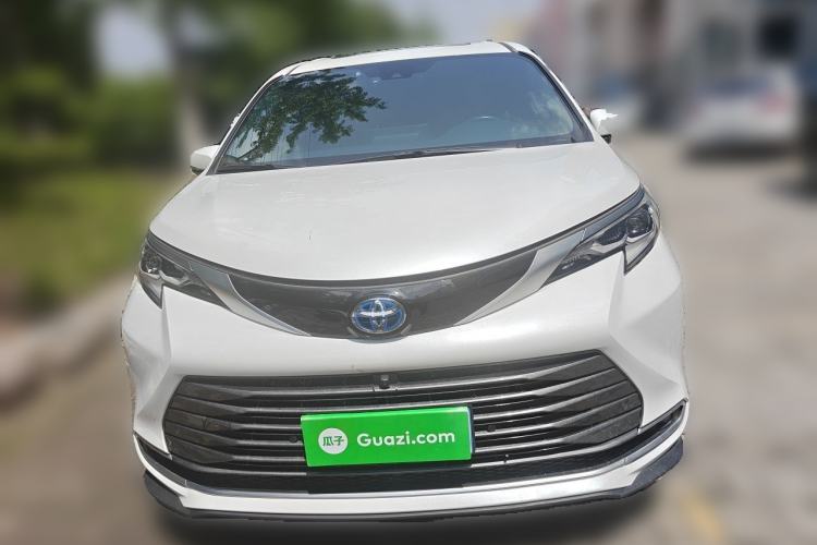Used Toyota SIENNA 2021 2.5L Hybrid Premium Edition Front