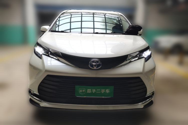 Used Toyota SIENNA  Front