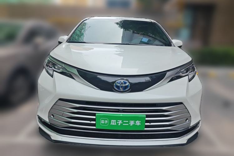 Used Toyota SIENNA 2021 2.5L Hybrid Platinum Edition Front