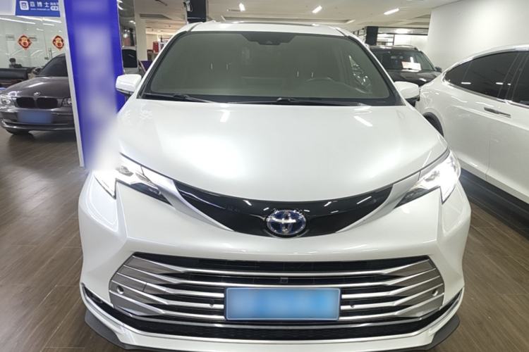 Used Toyota SIENNA 2021 2.5L Hybrid Platinum Edition Front