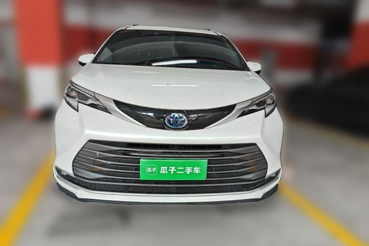 Used Toyota SIENNA 2021 2.5L Hybrid Premium Edition Front