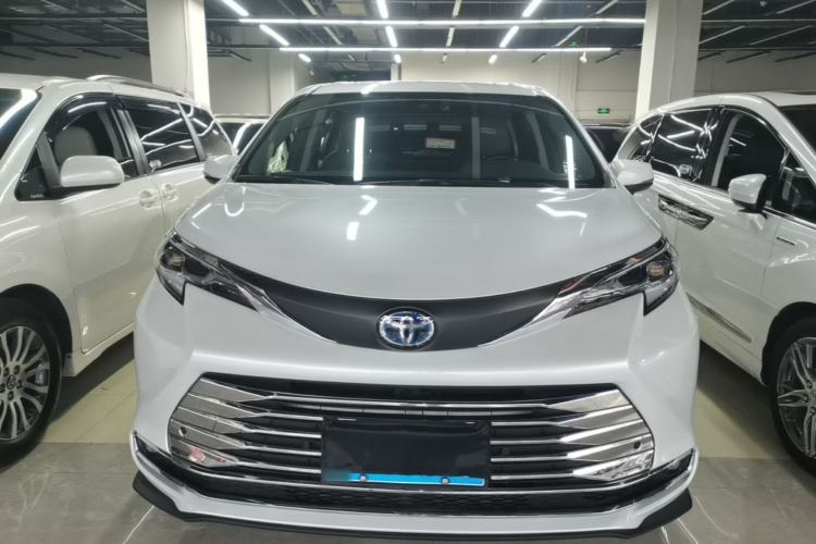 Used Toyota SIENNA 2021 2.5L Hybrid Comfort Edition Front