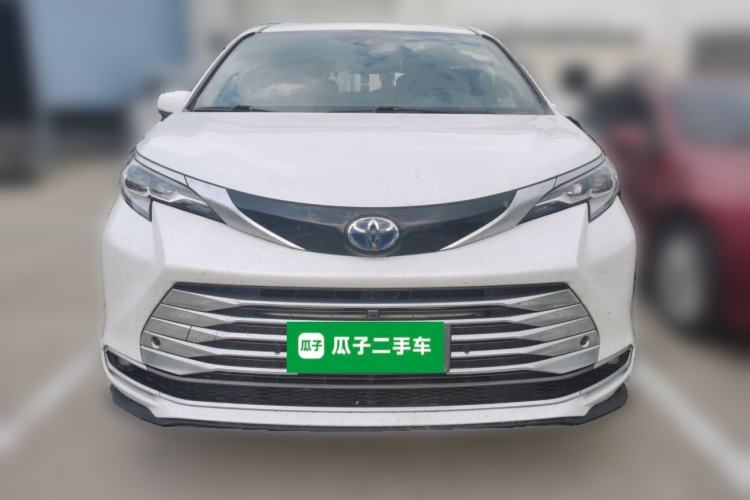 Used Toyota SIENNA 2021 2.5L Hybrid Platinum Edition Front