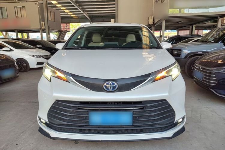 Used Toyota SIENNA 2021 2.5L Hybrid Comfort Edition Front