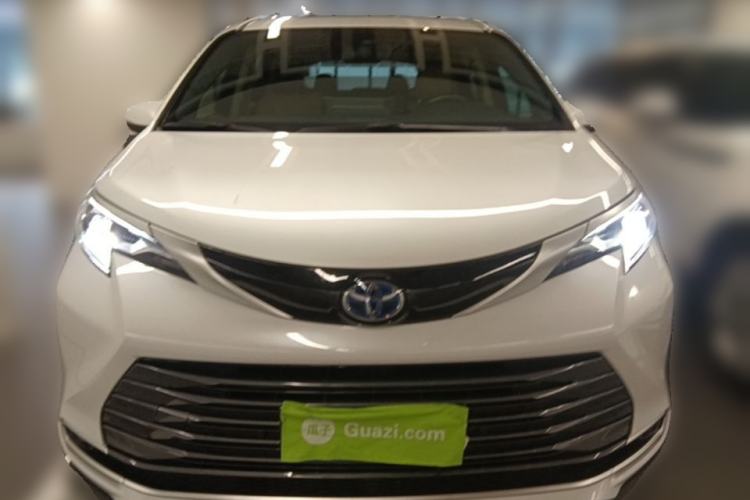 Used Toyota SIENNA 2021 2.5L Hybrid Ultimate Edition Front