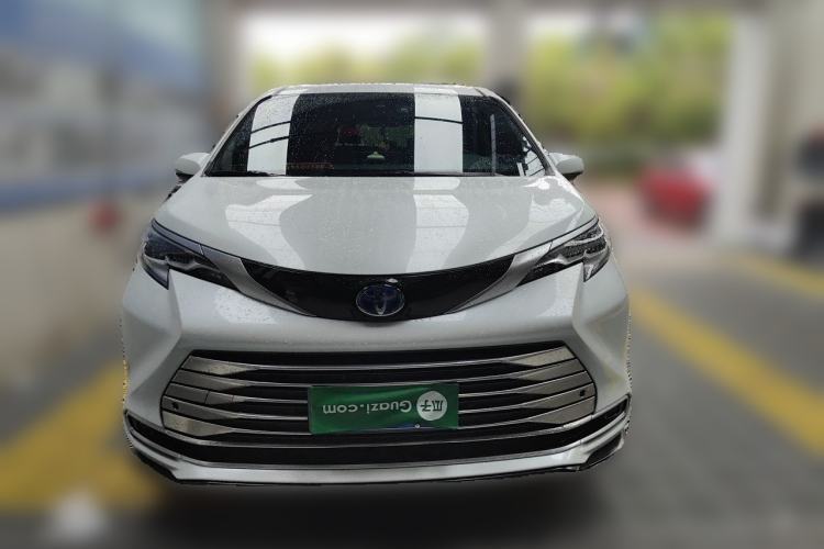 Used Toyota SIENNA 2021 2.5L Hybrid Luxury Edition Front