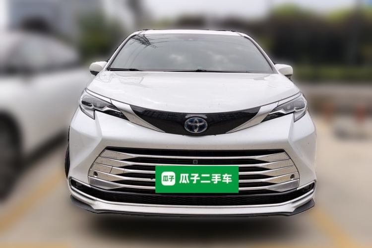 Used Toyota SIENNA 2021 2.5L Hybrid Platinum Edition Front