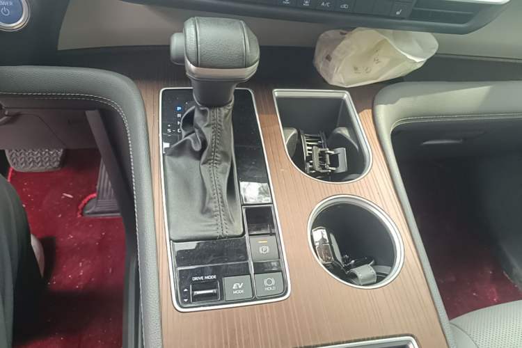 Used Toyota SIENNA 2021 2.5L Hybrid Luxury Edition Gear Lever