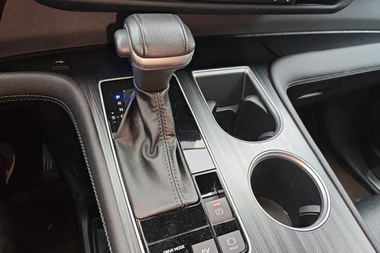 Used Toyota SIENNA 2021 2.5L Hybrid Premium Edition Gear Lever