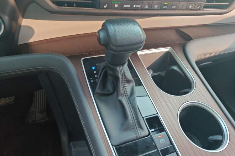 Used Toyota SIENNA 2021 2.5L Hybrid Luxury Welfare Edition Gear Lever