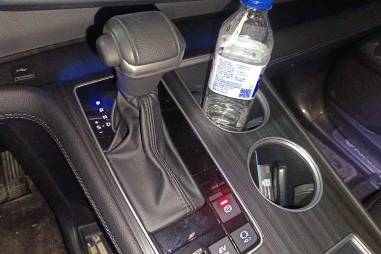 Used Toyota SIENNA 2021 2.5L Hybrid Ultimate Edition Gear Lever