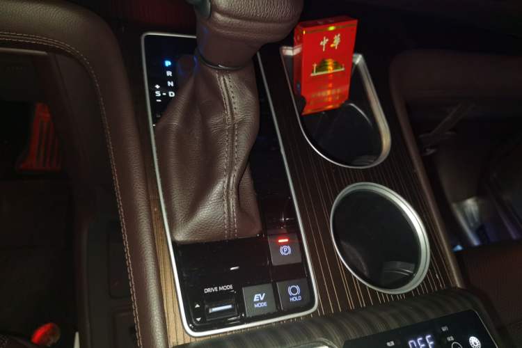 Used Toyota SIENNA 2021 2.5L Hybrid Comfort Edition Gear Lever