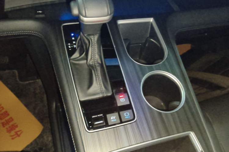 Used Toyota SIENNA 2021 2.5L Hybrid Premium Edition Gear Lever