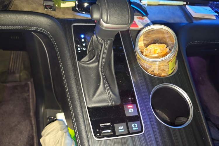 Used Toyota SIENNA 2021 2.5L Hybrid Premium Edition Gear Lever