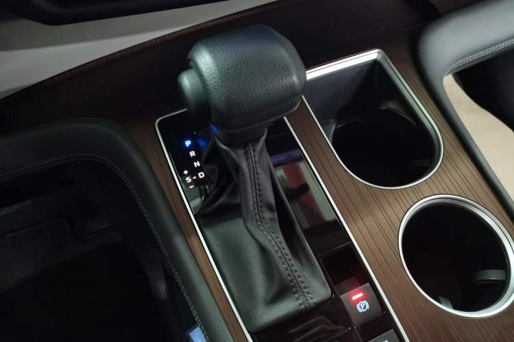 Used Toyota SIENNA 2021 2.5L Hybrid Comfort Edition Gear Lever