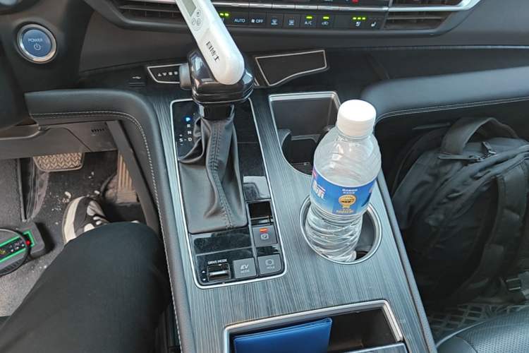 Used Toyota SIENNA 2021 2.5L Hybrid Premium Edition Gear Lever