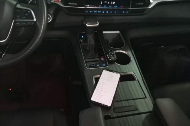 Used Toyota SIENNA 2021 2.5L Hybrid Premium Edition Gear Lever