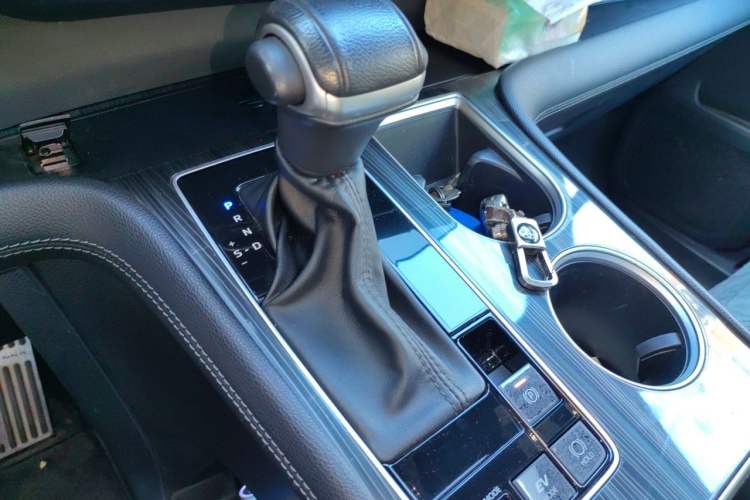Used Toyota SIENNA 2021 2.5L Hybrid Premium Edition Gear Lever