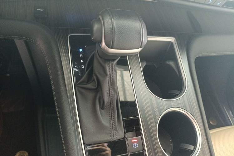 Used Toyota SIENNA 2021 2.5L Hybrid Premium Edition Gear Lever