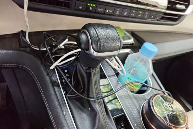 Used Toyota SIENNA 2021 2.5L Hybrid Ultimate Edition Gear Lever