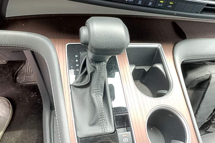 Used Toyota SIENNA 2021 2.5L Hybrid Comfort Edition Gear Lever