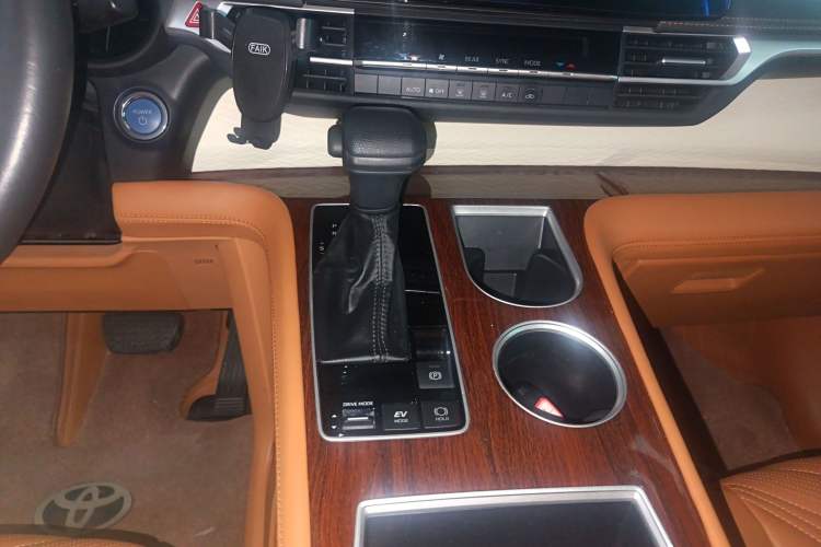 Used Toyota SIENNA 2021 2.5L Hybrid Comfort Edition Gear Lever