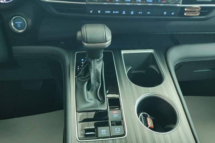 Used Toyota SIENNA 2021 2.5L Hybrid Premium Edition Gear Lever