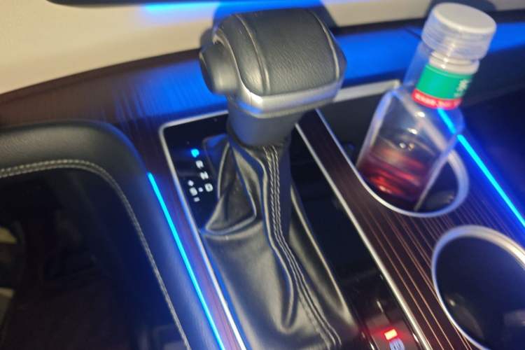 Used Toyota SIENNA 2021 2.5L Hybrid Luxury Edition Gear Lever