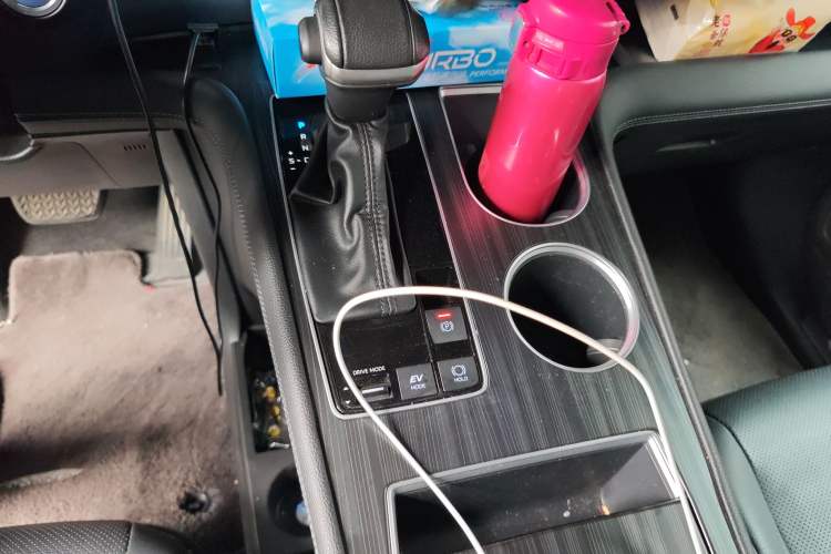 Used Toyota SIENNA 2021 2.5L Hybrid Premium Edition Gear Lever